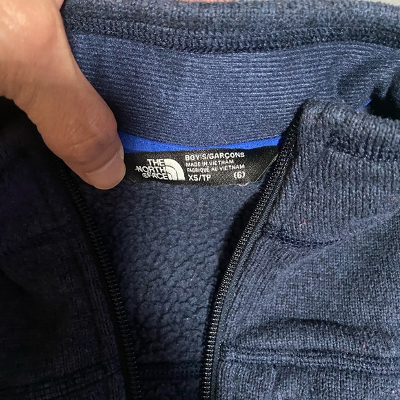 The NorthFace half zip sweater for boy size xs for size 4-5 boy. Like new. - Picture 3 of 4